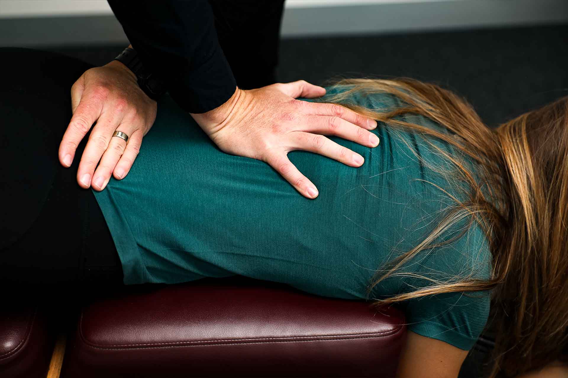back pain relief chiropractic treatment